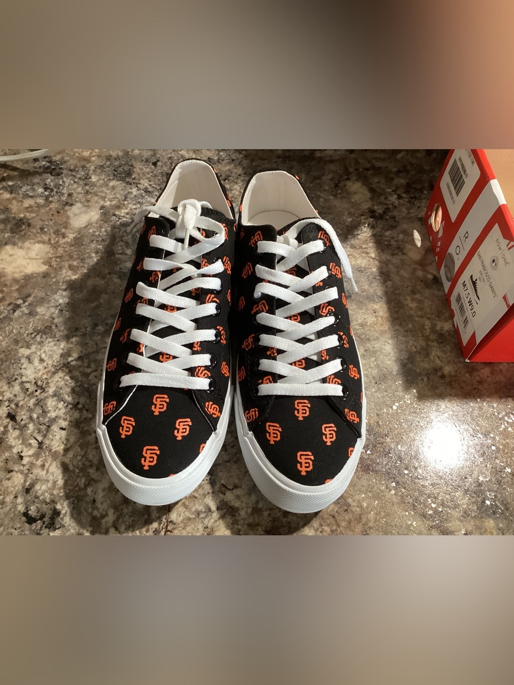 Row One Unisex W 9 M 7.5 San Francisco Giants Canvas Shoes New in Box - Picture 3 of 7